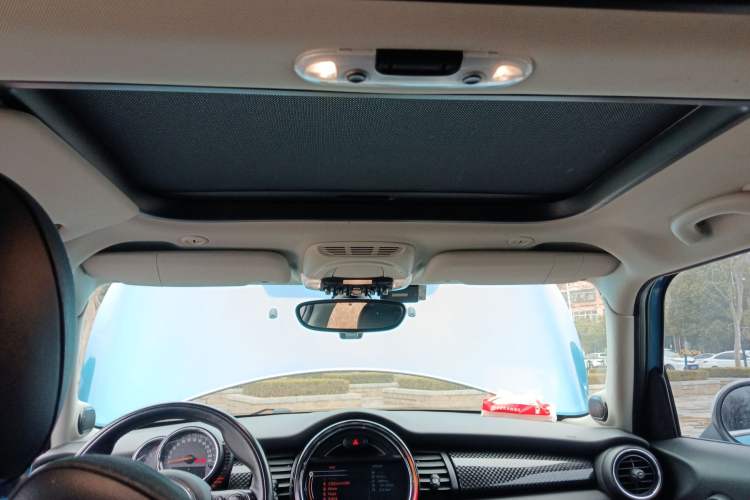 Used  MINI 2015 2.0T COOPER S Five-Door Edition
