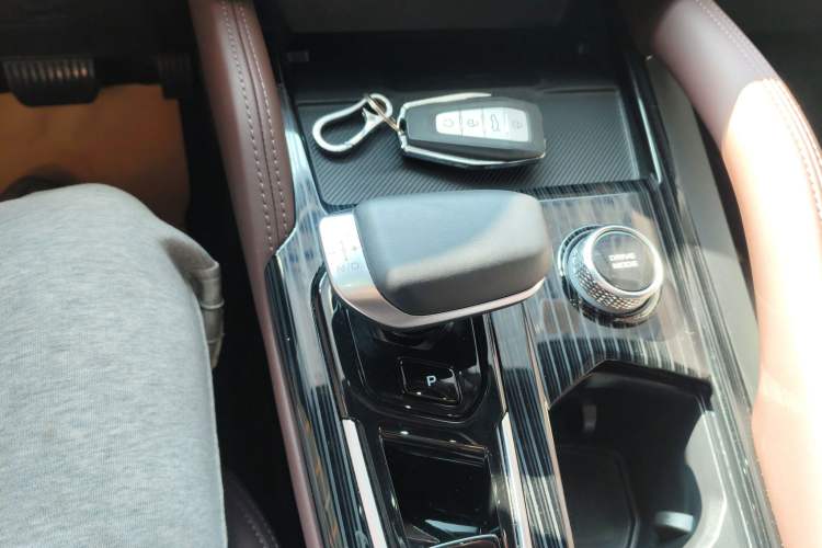 Used Geely Auto Monjaro L 2024 2.0TD High-Power Automatic Two-Wheel Drive Yunqi Version
