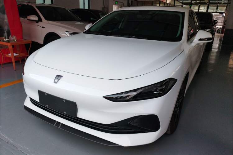 Used Roewe D7 2023 DMH 125km Superior Edition
