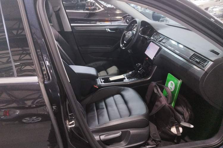 Used Volkswagen Passat 2017 1.8TSI DSG Government Procurement Version (CEA Engine)
