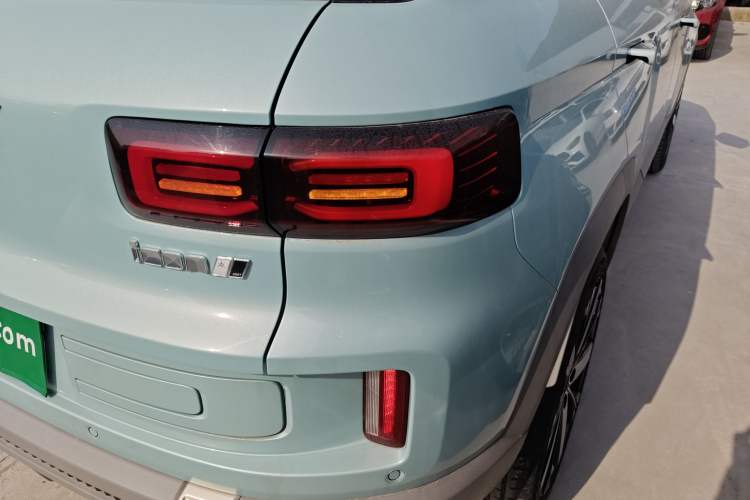 Used Geely Auto icon 2023 1.5TD Chocolate Smoothie Edition
