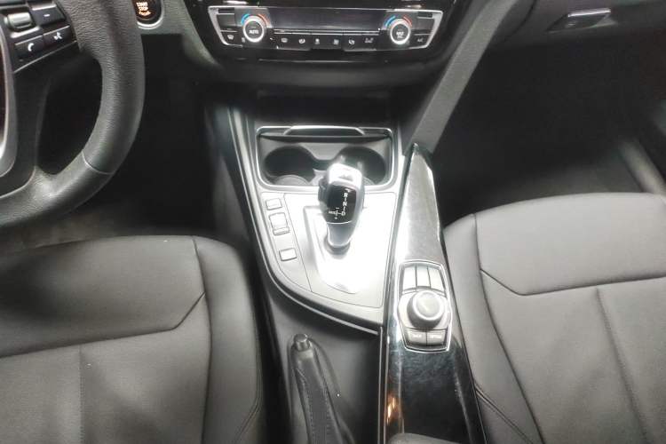 TDK.VehicleDetails.img