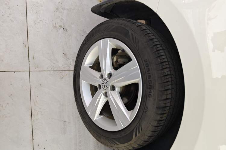 Used Volkswagen Lavida 2017 1.6L Automatic Fashion Edition
