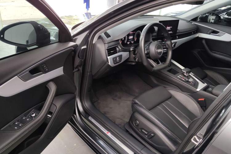 Used Audi A4L 2022 40 TFSI Luxury Dynamic Model