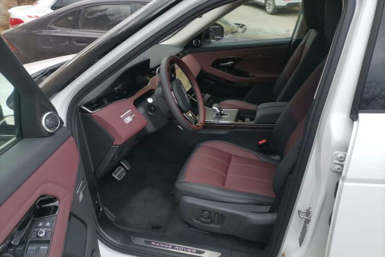 Used Land Rover Range Rover Evoque 2024 Aurora L 249 PS Prestige Light-Chasing Edition