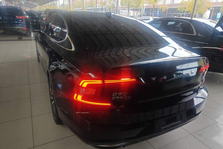 Used Volvo S90 2024 B5 Zhiyuan Luxury Edition
