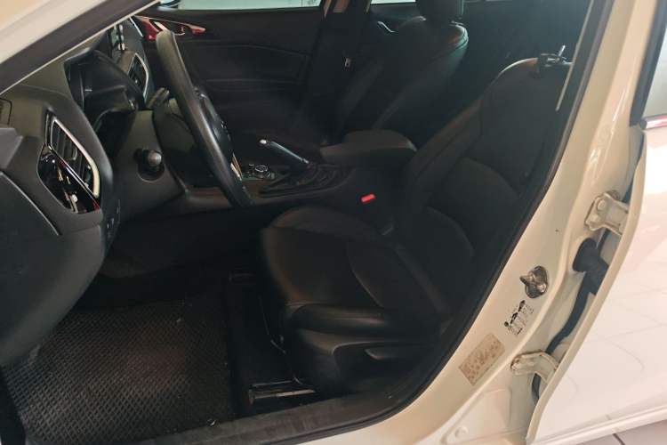 Used Mazda Mazda 3 Axela 2016 Sedan 1.5L Automatic Comfort Model