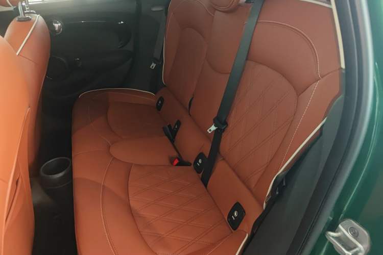 Used MINI MINI 2021 1.5T COOPER Artist Five-Door Edition
