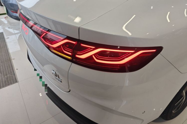 Used BYD Qin L 2025 DM-i Smart Drive 120KM Superior Model
