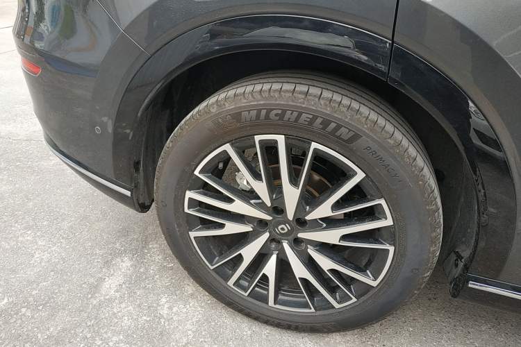 Used  Q07 2025 215 Flagship PLUS