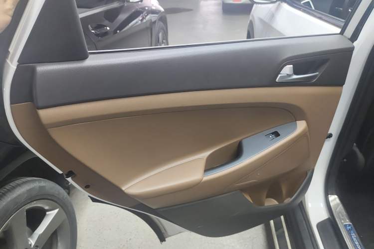 Used Hyundai Tucson 2015 1.6T Dual-Clutch Two-Wheel-Drive Smart Model
