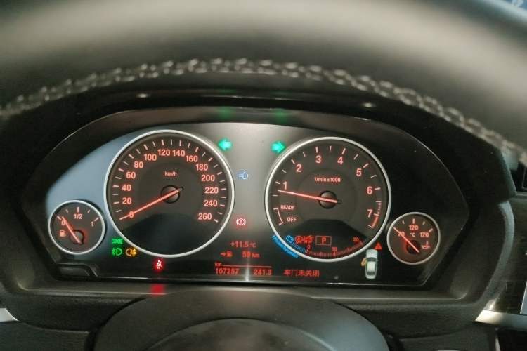 Used BMW 3 Series 2016 320Li Luxury Design Package
