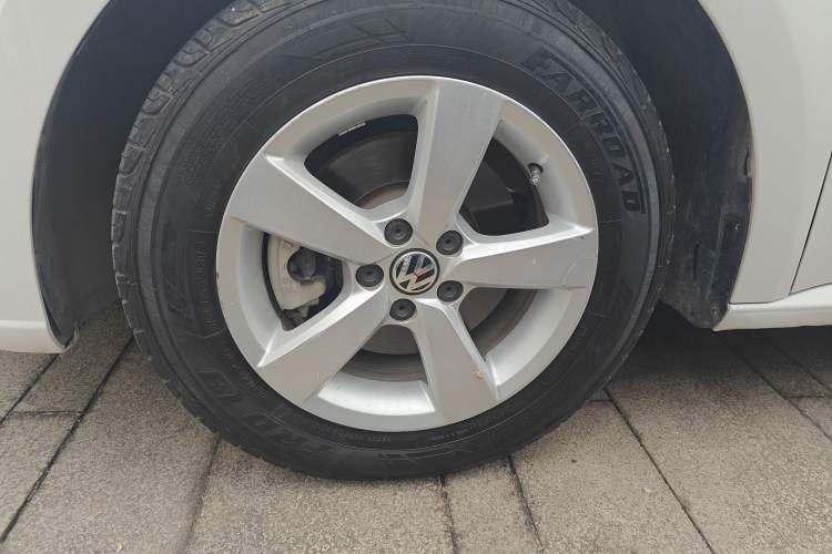 Used Volkswagen Lavida 2013 Revised Classic 1.6L Automatic Fashion Edition
