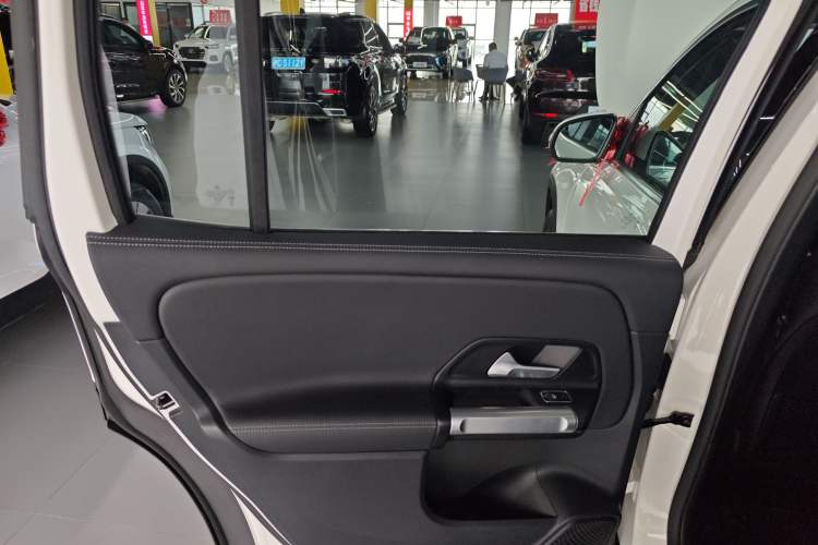 Used Mercedes-Benz GLB 2024 GLB 200 Dynamic Edition
