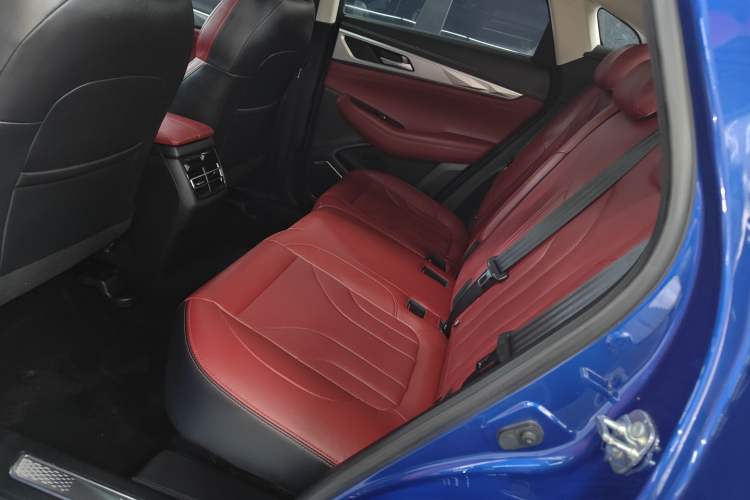 Used Changan CS85 COUPE 2021 1.5T DCT Elite Edition
