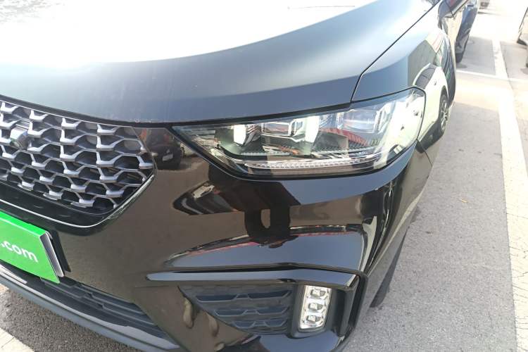 Used Wey VV5 2020 1.5T Two-Wheel Drive Color Pioneer
