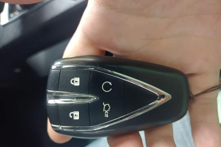 Used Changan UNI-V iDD 2024 Blue Whale Smart Electric iDD 136km ZhiKu Model