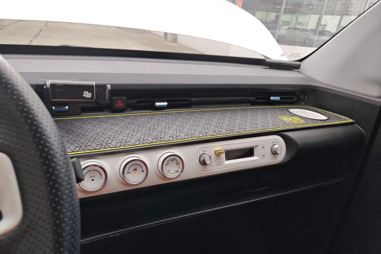 Used Wuling Hongguang MINIEV 2022 GAMEBOY 300km Enthusiast Model with Lithium Iron Phosphate