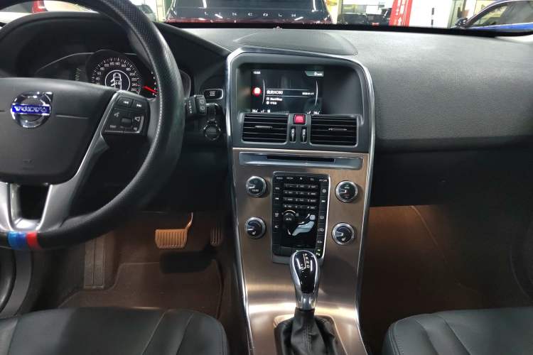 Used Volvo XC60 2016 T5 Smart Upgrade Model