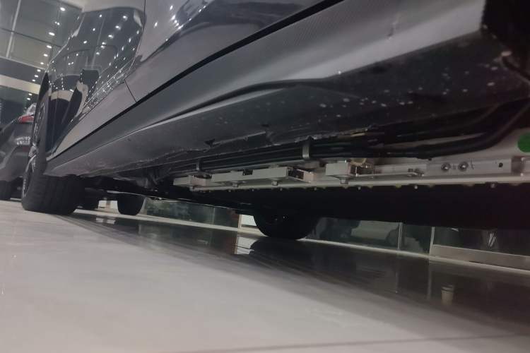 Used Changan UNI-V iDD 2024 Blue Whale Smart Electric iDD 136km ZhiKu Model
