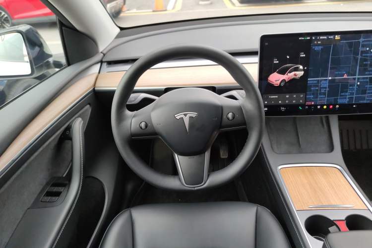 Used Tesla Model Y 2021 Long-Range All-Wheel-Drive Version 3D7