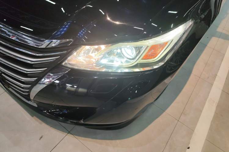Used Toyota Crown 2015 2.0T Fashion Edition
