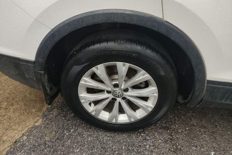 Used Volkswagen Tiguan L 2017 330TSI Automatic Two-Wheel Drive Luxury Edition
