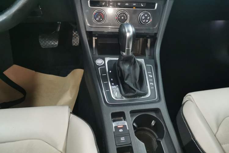 Used Volkswagen Golf 2017 230TSI Automatic Luxury Million-Vehicle Commemorative Edition
