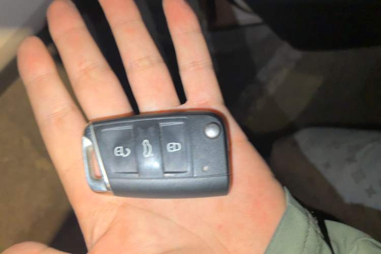 Used Volkswagen Tharu 2023 300TSI Two-Wheel-Drive Moonlight Edition