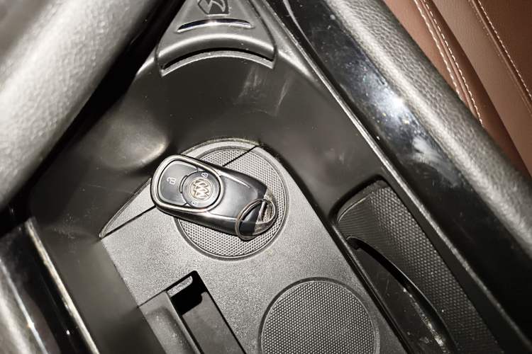 Used Buick GL6 2018 18T 6-Seater Luxury Model
