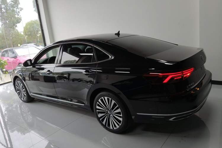 Used Volkswagen Passat 2020 330TSI Luxury Edition China VI
