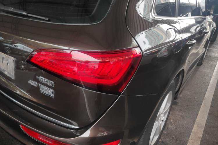 Used Audi Q5 2017 Plus 40 TFSI Ambition Model
