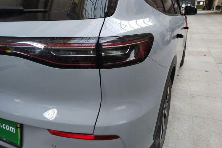 Used  E5 2024 440km Launch Edition
