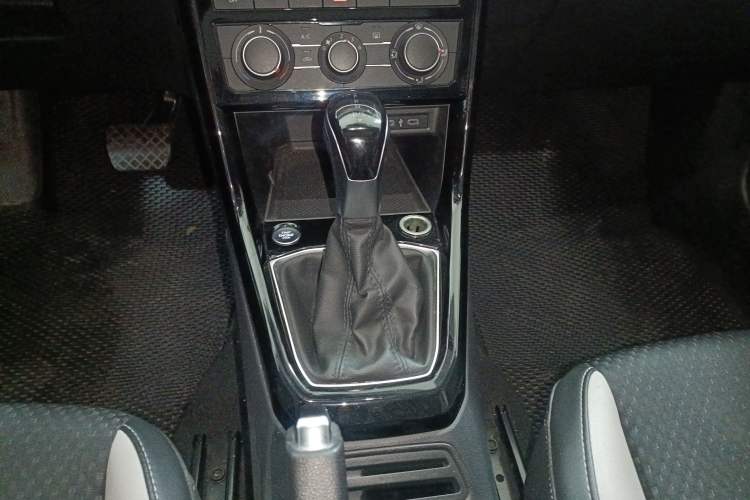 Used Volkswagen Tacqua 2021 200TSI DSG JoyConnect Edition