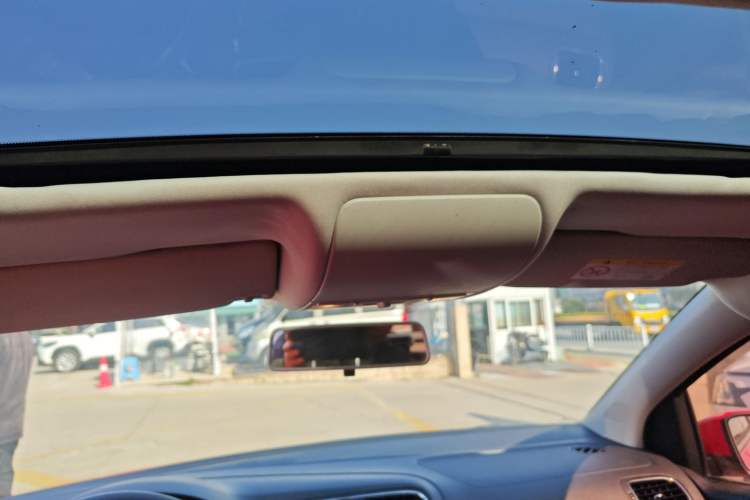 Used Volkswagen Polo 2016 1.6L Automatic Comfort Model
