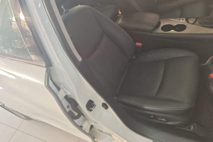 Used Infiniti Q50L 2018 2.0T Enjoyment Version China VI Standard
