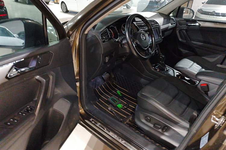 Used Volkswagen Tiguan L 2019 330TSI Automatic Two-Wheel Drive Panoramic Comfort Edition China V Standard
