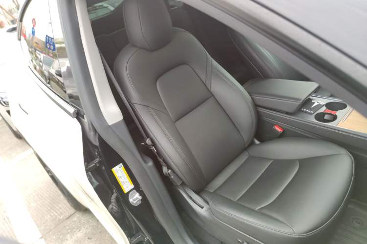 Used Tesla Model Y 2021 Long-Range All-Wheel-Drive Version 3D7