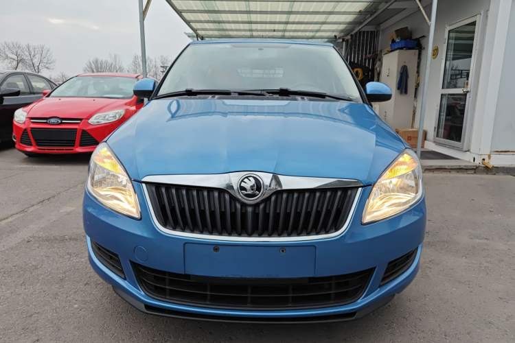 Used Skoda Fabia 2014 1.4L Manual Crystal Edition
