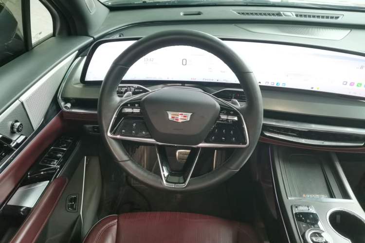 Used Cadillac XT5 2025 2.0T Platinum Edition
