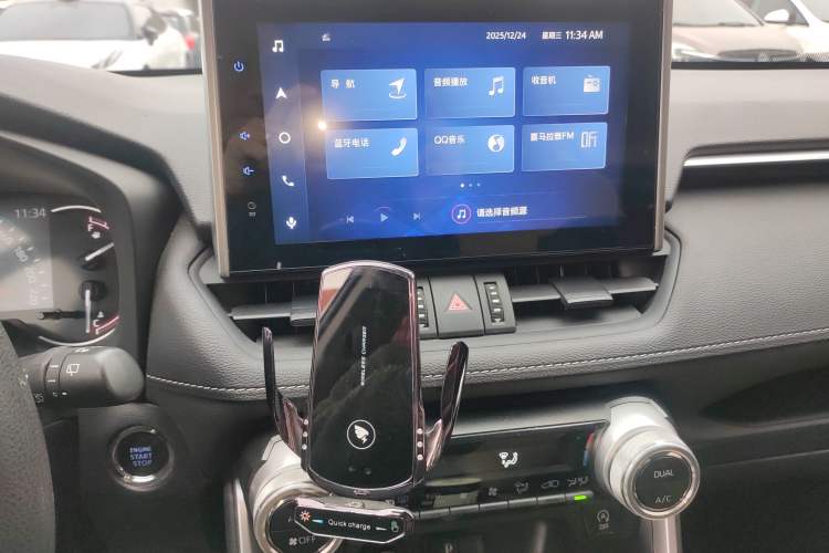 Used Toyota RAV4 2022 2.0L CVT 4x4 Fashion Edition
