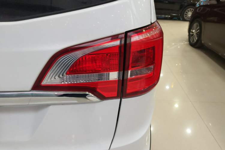 Used Baojun 730 2016 1.5L Manual Comfort Version 7 Seats China V Emission Standard