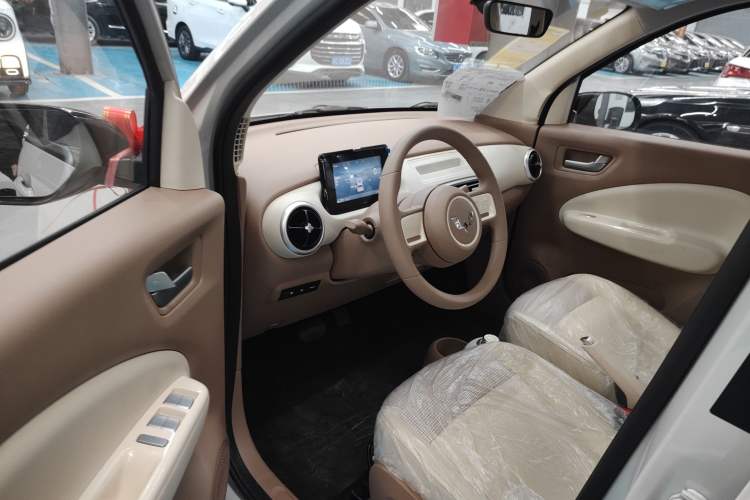 Used Wuling Hongguang MINIEV 2025 Four-Door Version Advanced Edition
