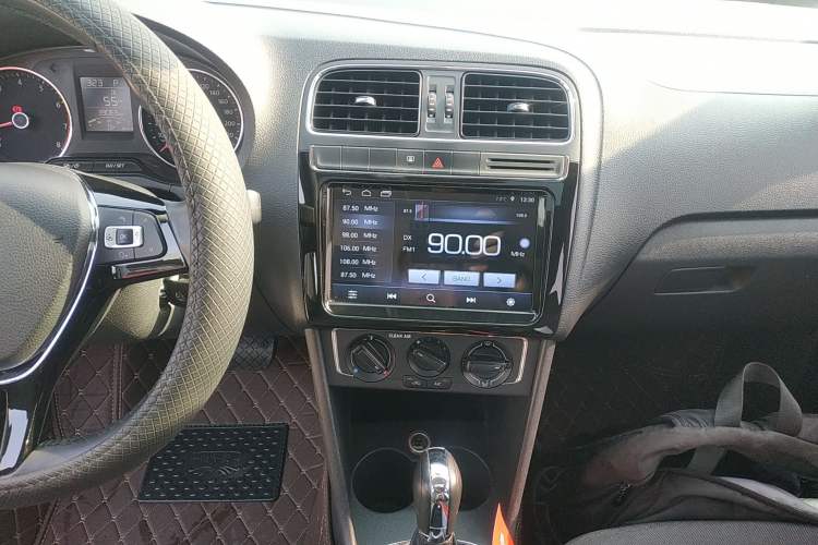 Used Volkswagen Polo 2016 1.6L Automatic Comfort Model