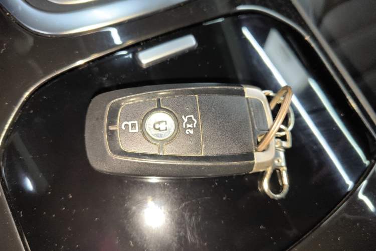 Used Ford Edge 2018 EcoBoost 245 Two-Wheel-Drive Titanium 7-Seater China V Standard
