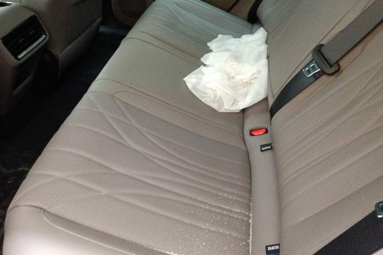 Used  Galaxy 8 2025 130km EM-i Deluxe Edition