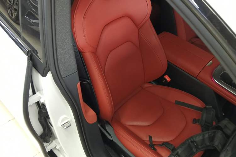 Used  SU7 2024 Rear-Drive Ultra-Long Range Advanced Pro-Level Intelligent Driving Version
