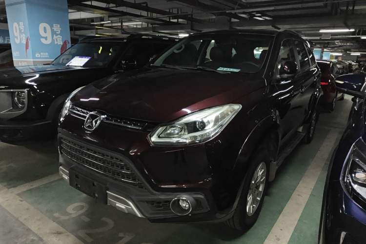 Used JMC Yusheng S350 2016 2.0T Automatic Two-Wheel Drive Gasoline Luxury Version with Sunroof 5 Seats
