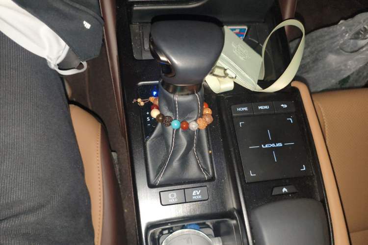 Used Lexus ES 2020 300h Premier Edition
