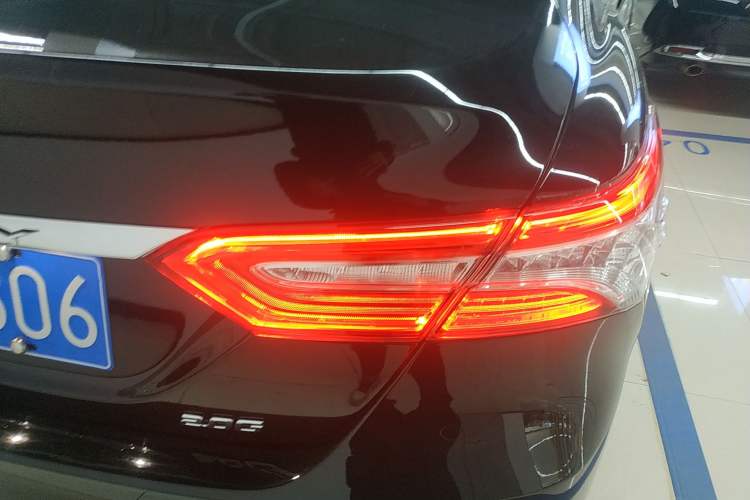 Used Toyota Camry 2021 2.0G Luxury Edition
